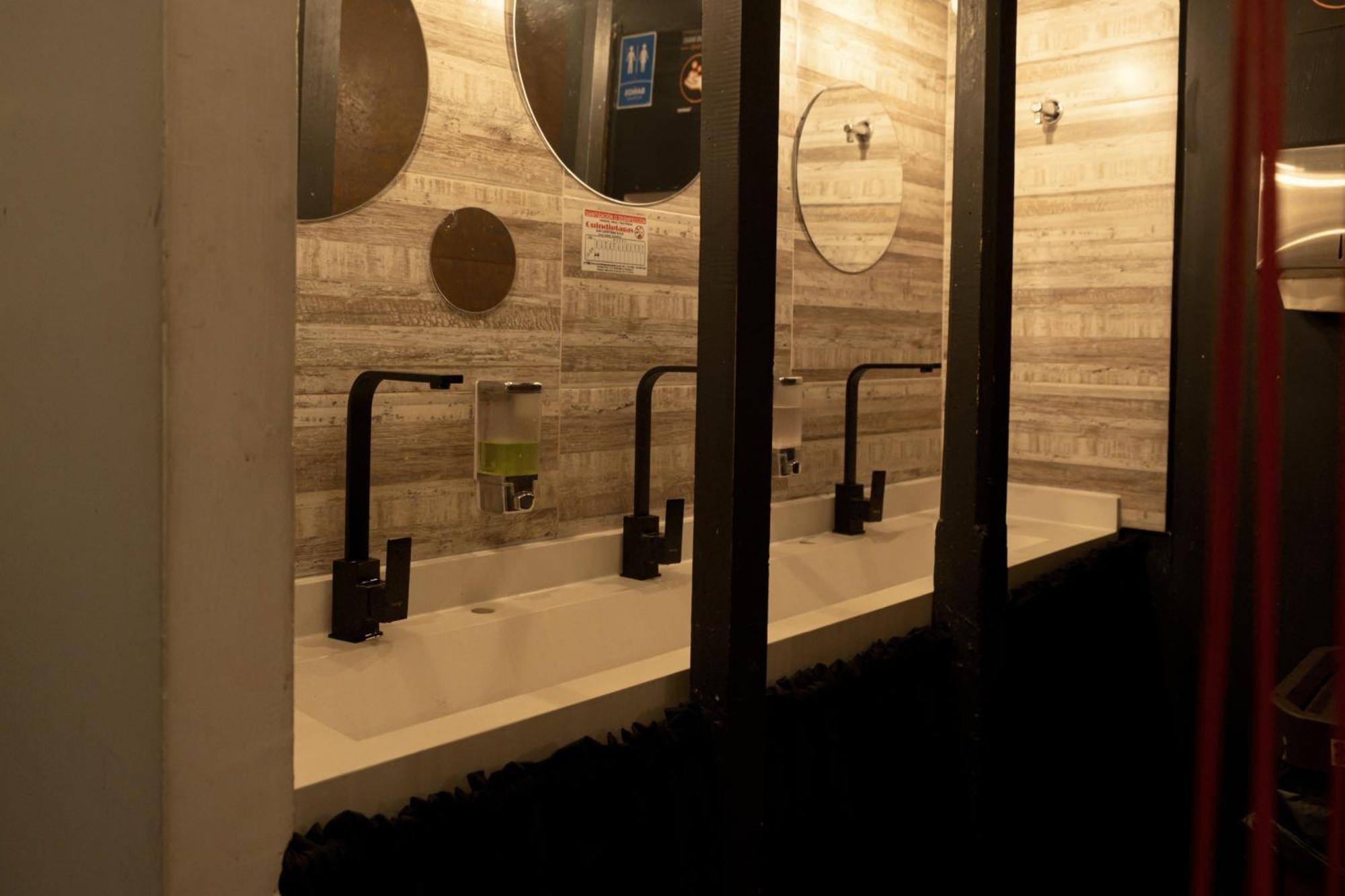 The Corner House Hostel Salento Bagian luar foto